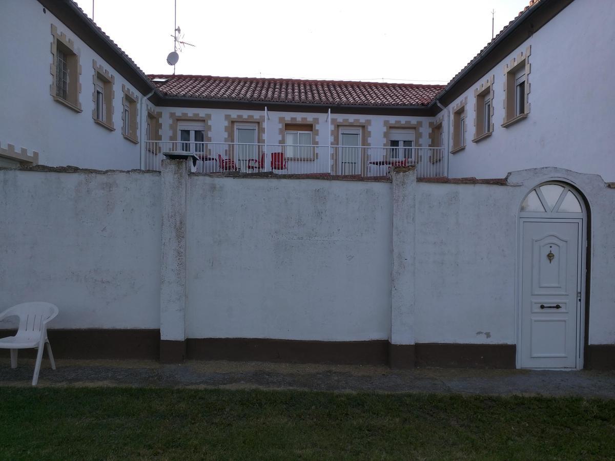 Residencial El Cuartel Hostel Granon Exterior photo